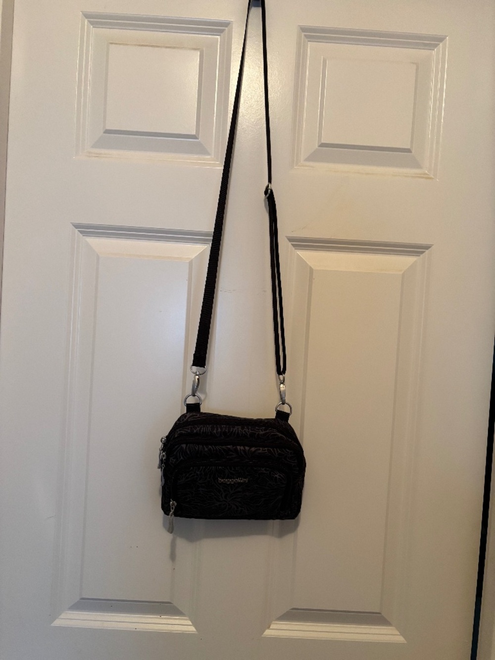 Baggallini Triple Zip with Front RFID Wallet and extra strap
